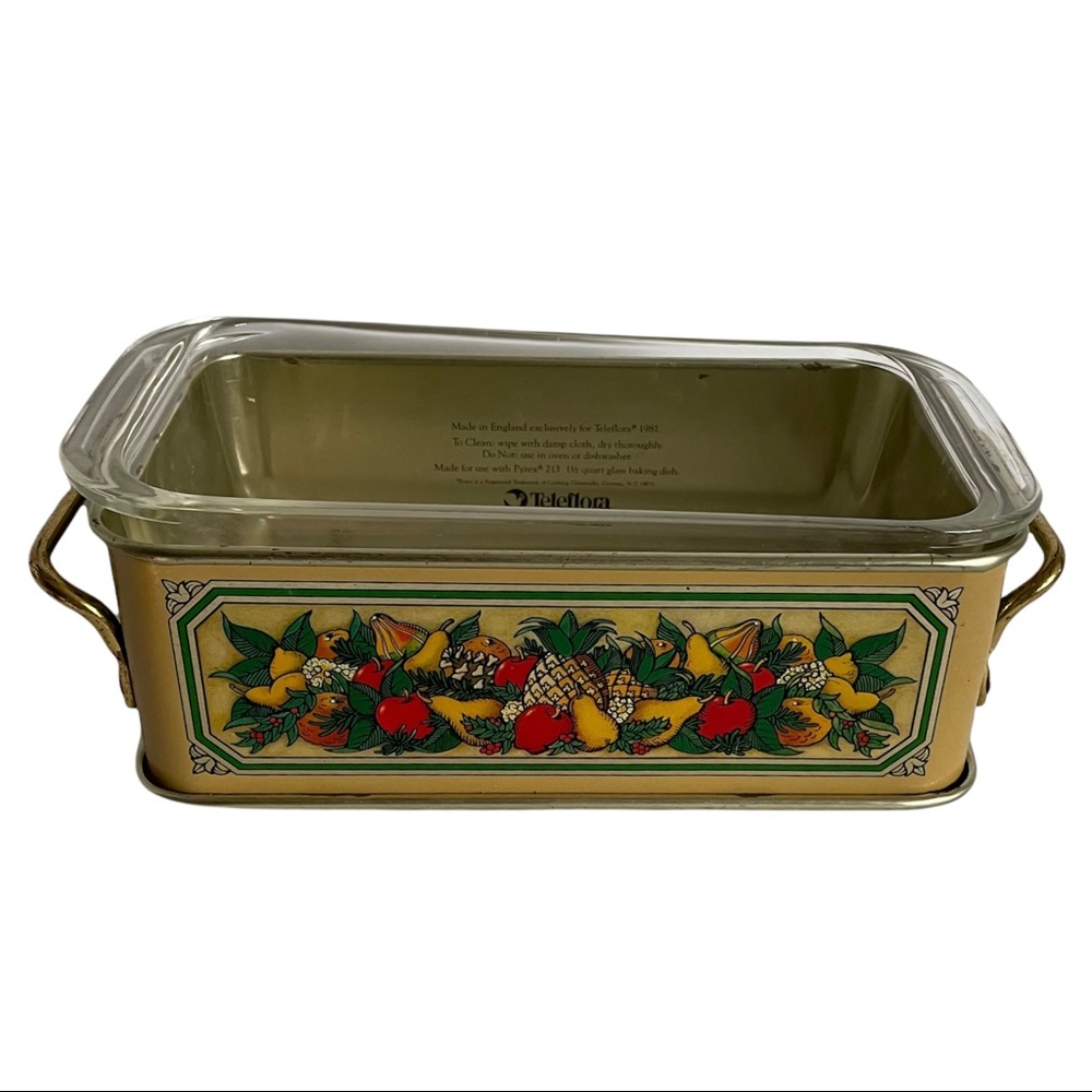 PYREX 1.5 Qt Glass Loaf Pan in Metal Fruit Harvest Server Holder Vintage